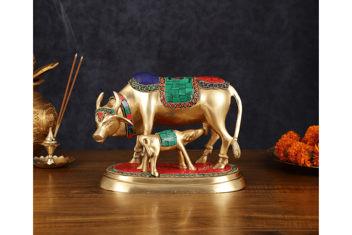 Vastu Benefits of Kamdhenu: घर पर कामधेनु की मूर्ति रखने से होते हैं अद्भुत लाभ, बरसती है सुख-समृद्धि