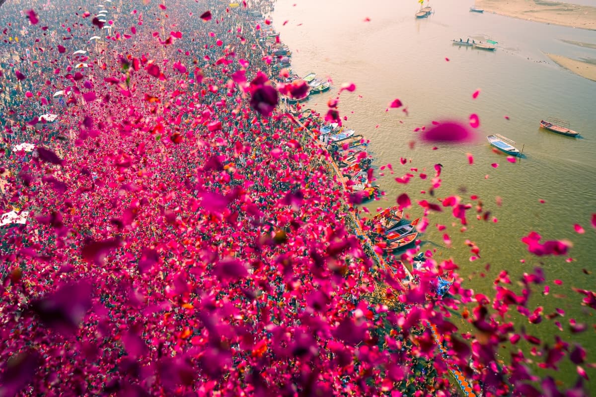 Mahakumbh 2025: अमेरिका-रूस की आबादी से ज्यादा लोगों ने लगाई संगम में डुबकी, महाशिवरात्रि के साथ महाकुंभ संपन्न