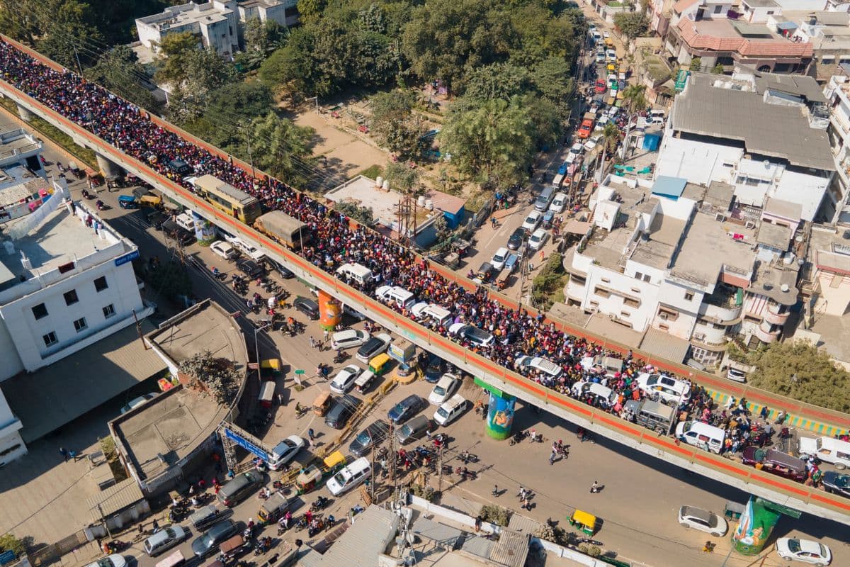 Mahakumbh Traffic Jam: महाकुंभ जाने वाले हर रास्ते में लगा है महाजाम , काशी-अयोध्या का भी बुरा हाल, Photos