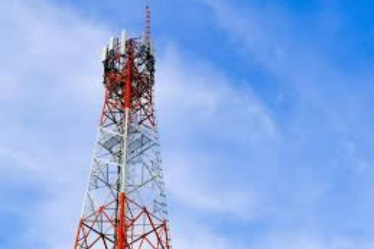 कलयुगी साले ने की पिटाई तो जीजा चढ़ा टावर पर, जानें इसके बाद क्या हुआ