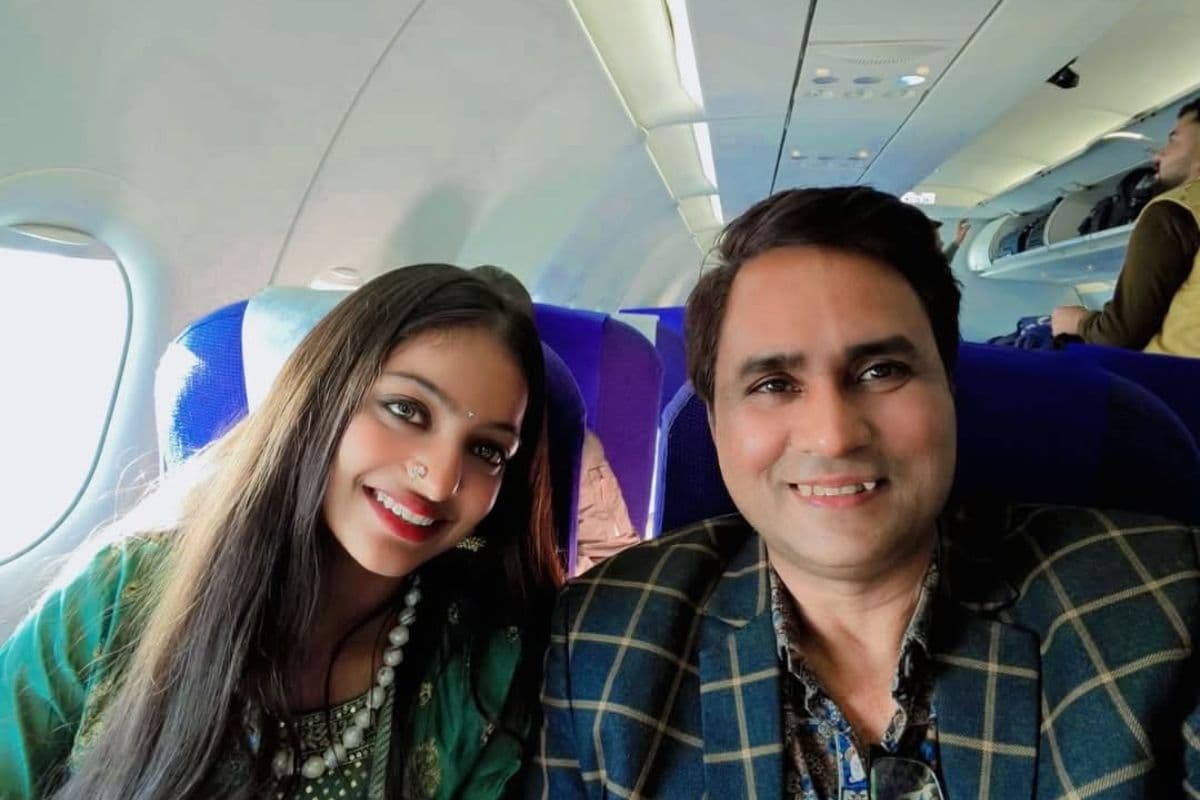 Monalisa with director Sanoj Mishra