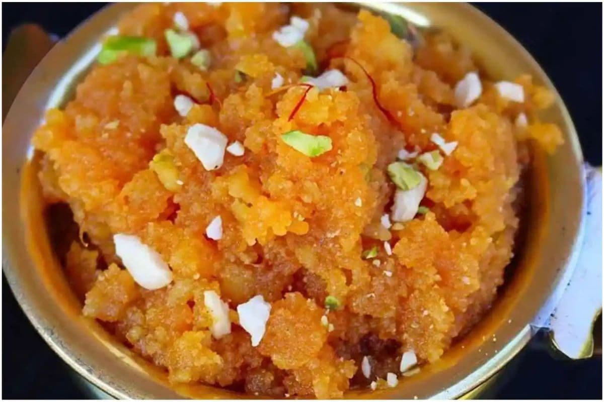 Moong Dal Halwa Recipe : घर पर बनाएं रेस्टोरेंट जैसा मुंग दाल हलवा, यहां जानें आसान रेस्पी