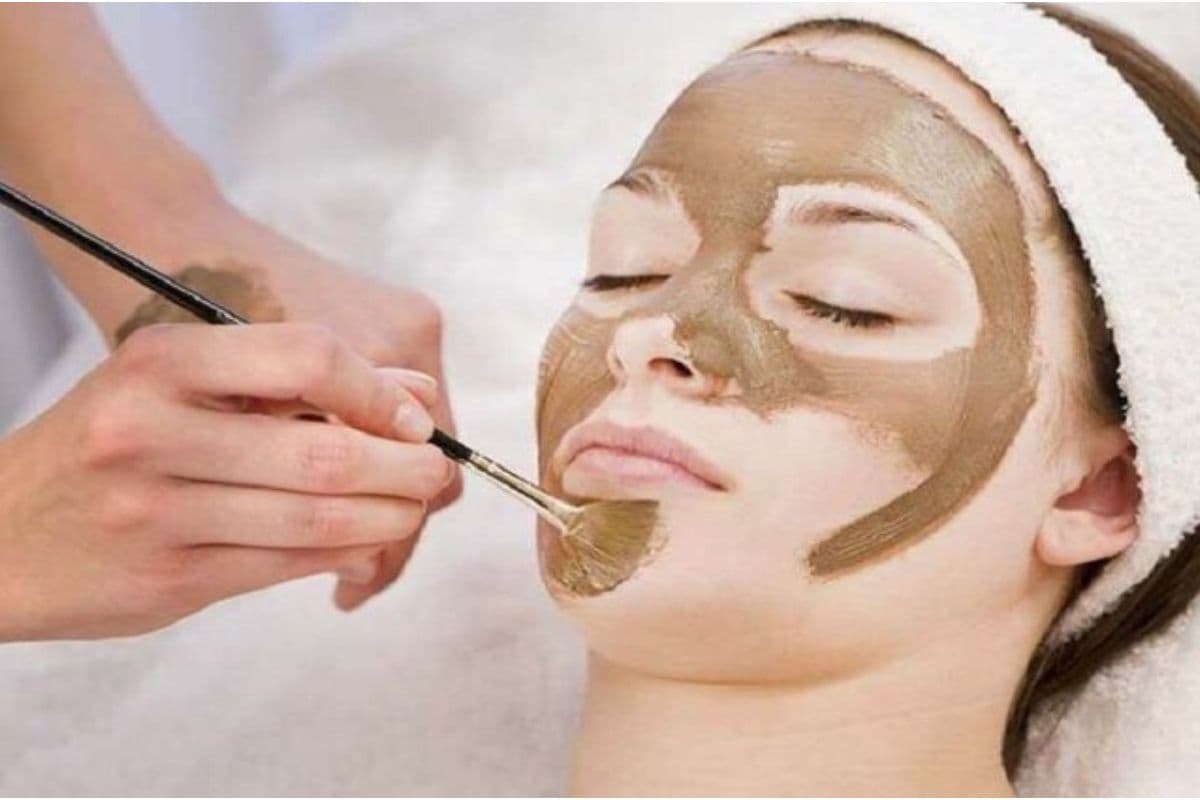 Multani Mitti and Skin : क्या आप भी करते हैं मुल्तानी मिट्टी का इस्तेमाल, तो हो जायें सावधान