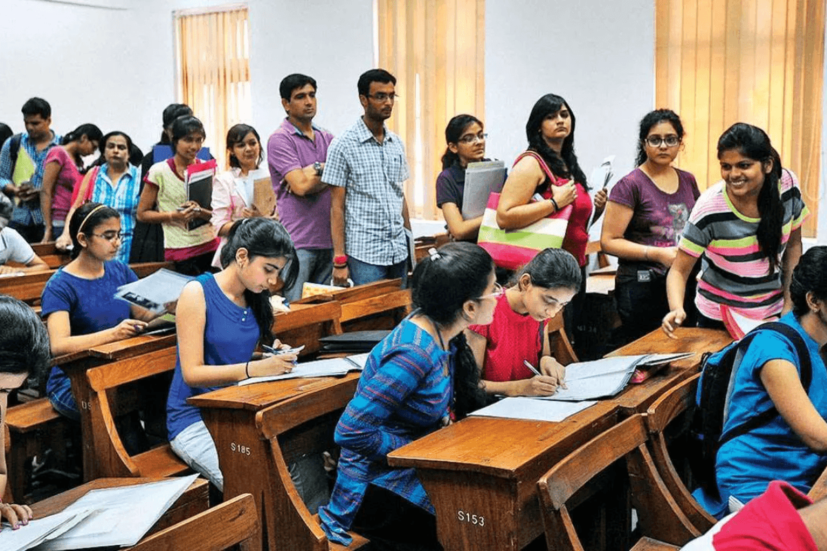 Muzaffarpur News: मुख्यमंत्री कन्या उत्थान याेजना में अप्लाई करने वाली छात्राओं की बढ़ी मुश्किलें, विवि का लगा रहीं चक्कर