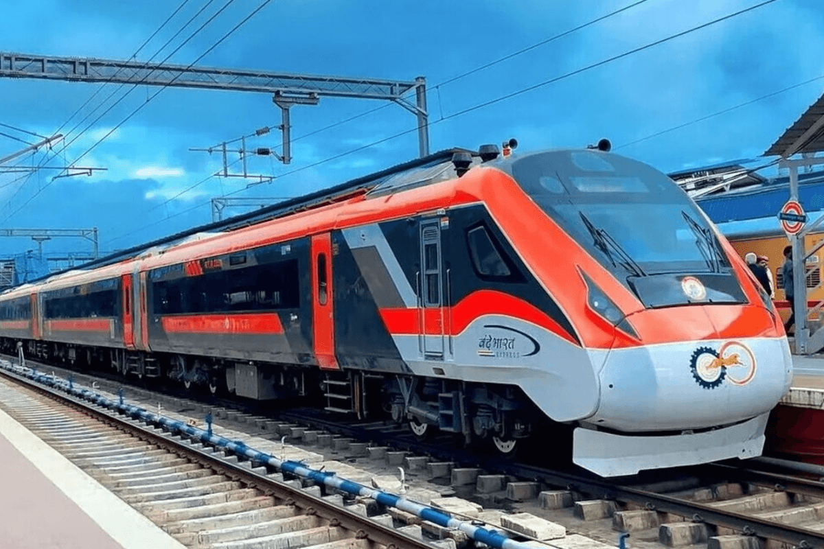 Muzaffarpur News: वंदे भारत को चलाने से पहले कोचिंग डिपो के लिए जगह की तलाश, जल्द लगेगी मुहर