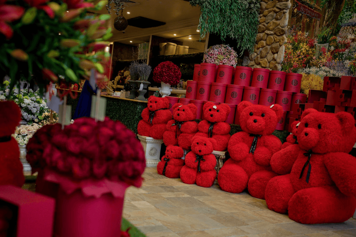 Muzaffarpur News: वेलेंटाइन डे पर आइफोन से लेकर डायमंड रिंग तक की डिमांड, प्री-बुकिंग चालू