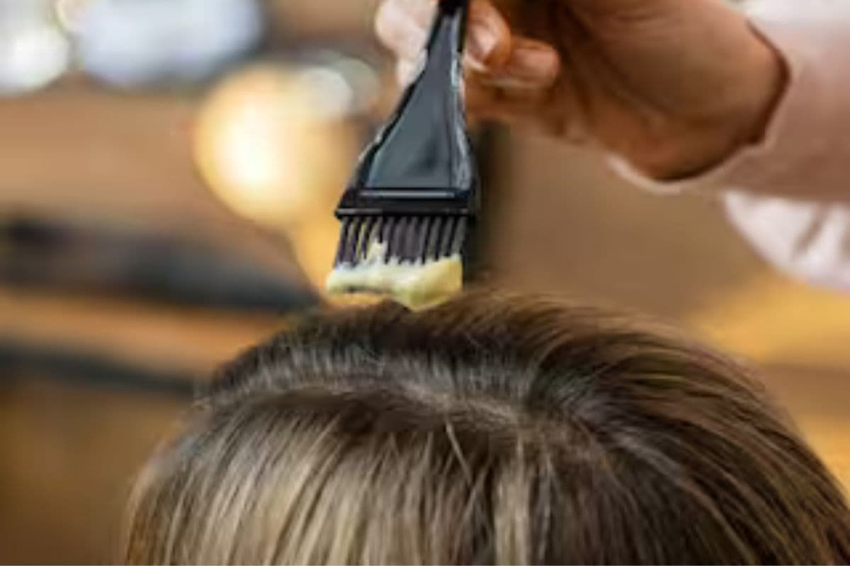 Natural Hair Dye: नेचुरल तरीकों से घर पर ही बालों को ऐसे करें डाई, साइड इफेक्ट की भी चिंता नहीं