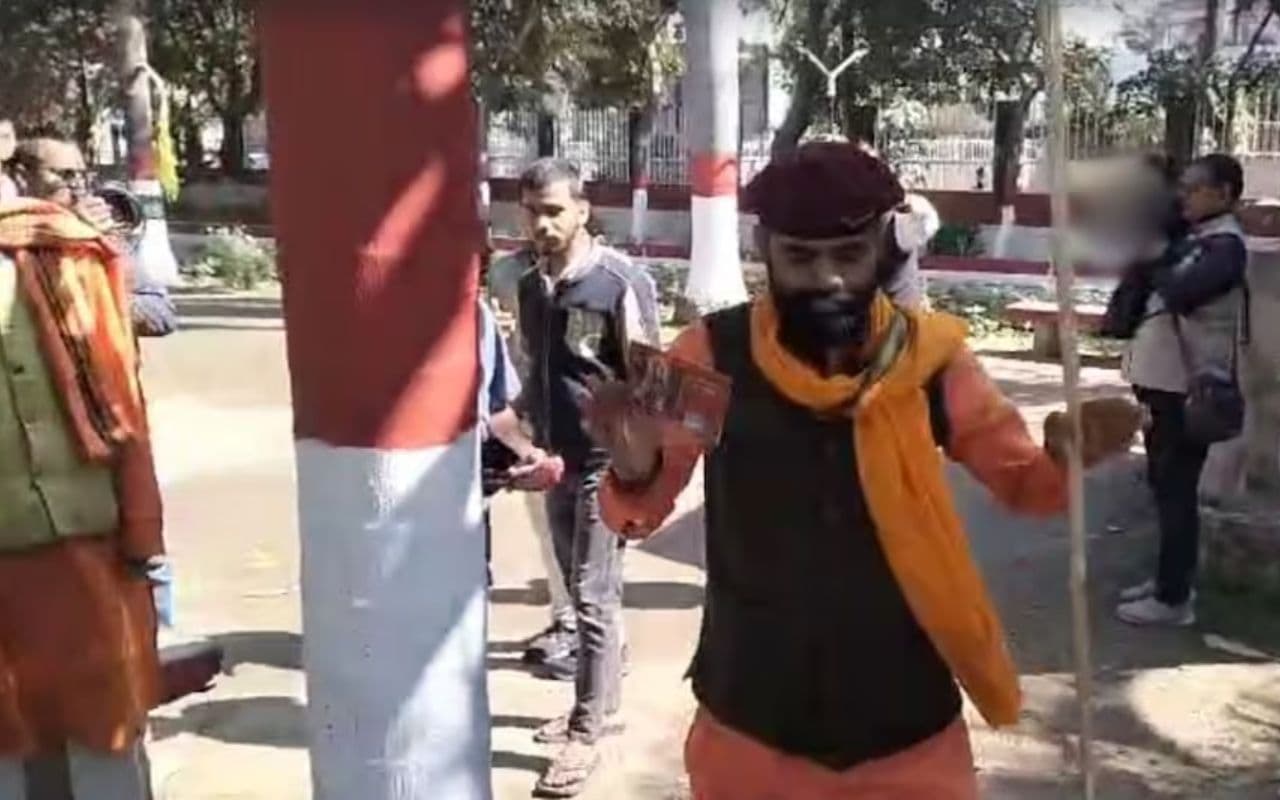 ‘वैलेंटाइन डे कैंसर से भी खतरनाक बीमारी… ’, पटना में हिंदू शिवभवानी सेना के अध्यक्ष ने बताया आज युवाओं को क्या करना चाहिए