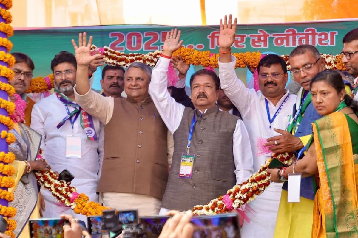 Bihar: मंत्री पद छोड़ने के बाद दिलीप जायसवाल ने विपक्ष पर साधा निशाना, कहा- उन्हें विकास  नहीं दिखता