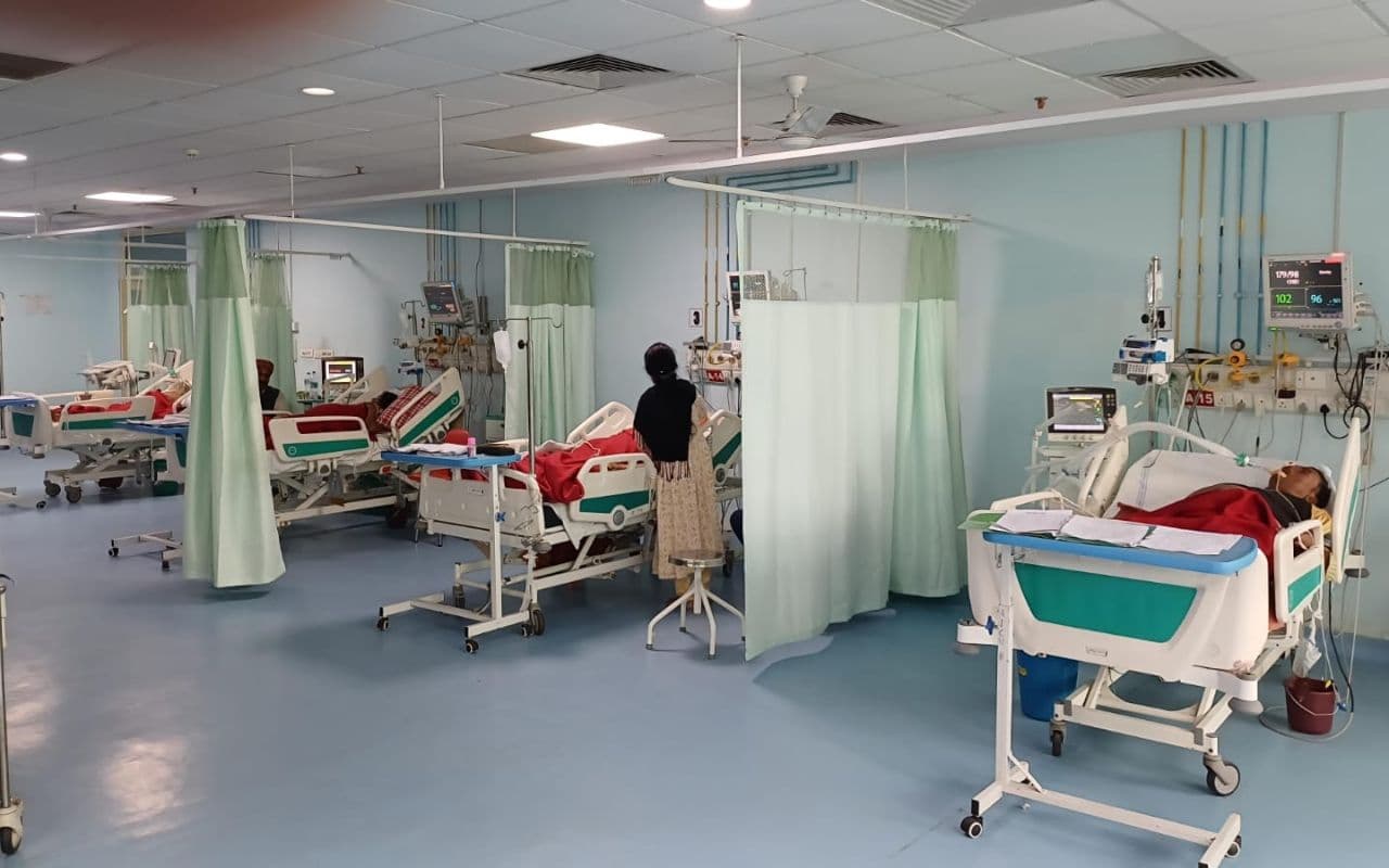 स्वरूप रानी नेहरू अस्पताल प्रयागराज में आईसीयू बेड की ऐतिहासिक वृद्धि, मरीजों को मिलेगी अत्याधुनिक चिकित्सा सुविधा