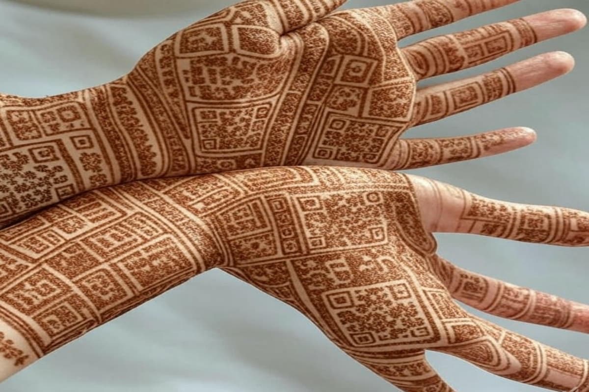 QR Code Mehndi Design