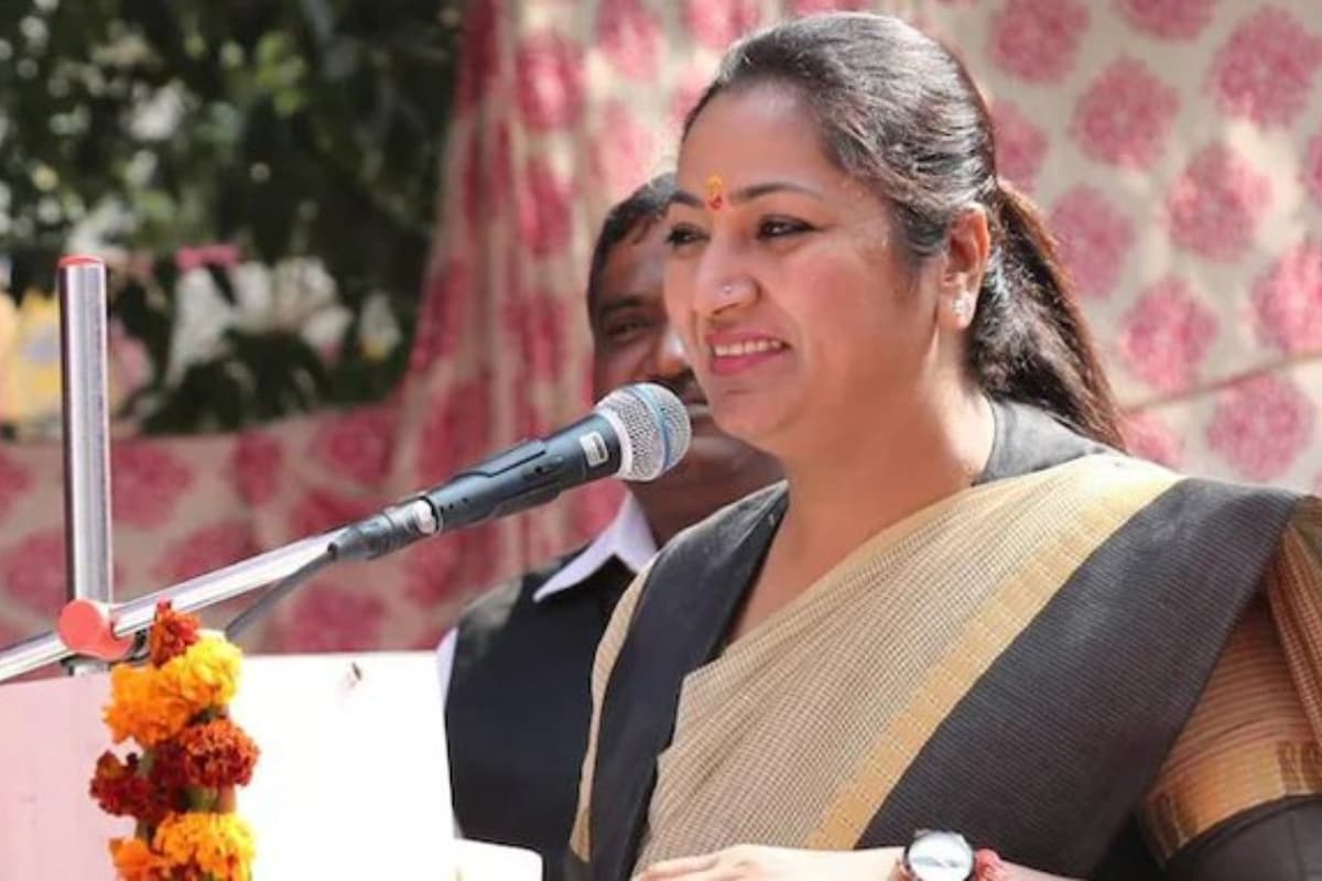 आखिर कौन हैं रेखा गुप्ता? क्यों लग रहे हैं सीएम बनने के कयास