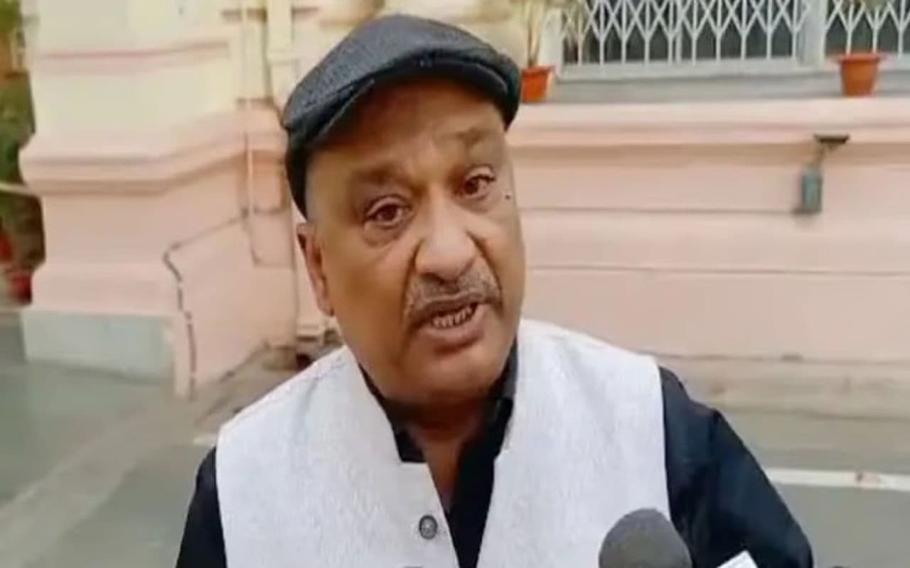 RJD नेता से खाली कराया गया सरकारी आवास, सामान भी बाहर निकाला गया, सुनील सिंह बोले- नहीं बैठूंगा चुप