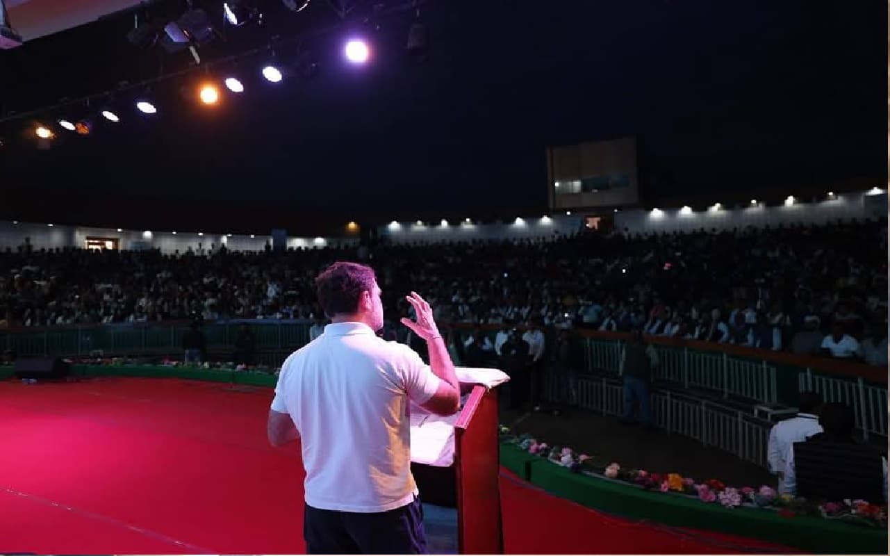 Rahul Gandhi भूल गए स्वंत्रता सेनानी का नाम, देखिए वीडियो फिर भीड़ से क्या आयी आवाज