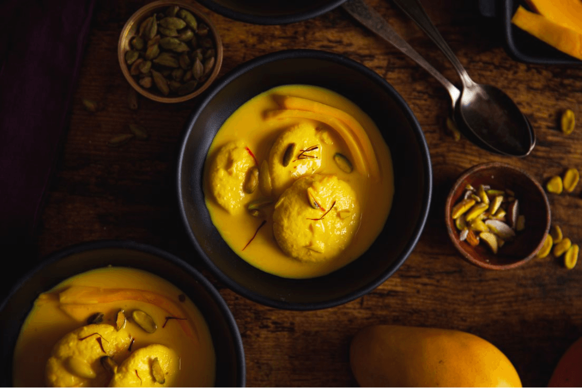 Basant Panchami Bhog Recipe: बसंत पंचमी पर मां सरस्वती को लगाएं रसमलाई का भोग