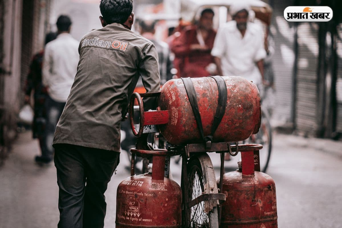 Rule Change In February: बदल गए कई बड़े नियम, जल्दी करें जरूरी काम, नहीं तो उठानी पड़ सकती है मुश्किलें