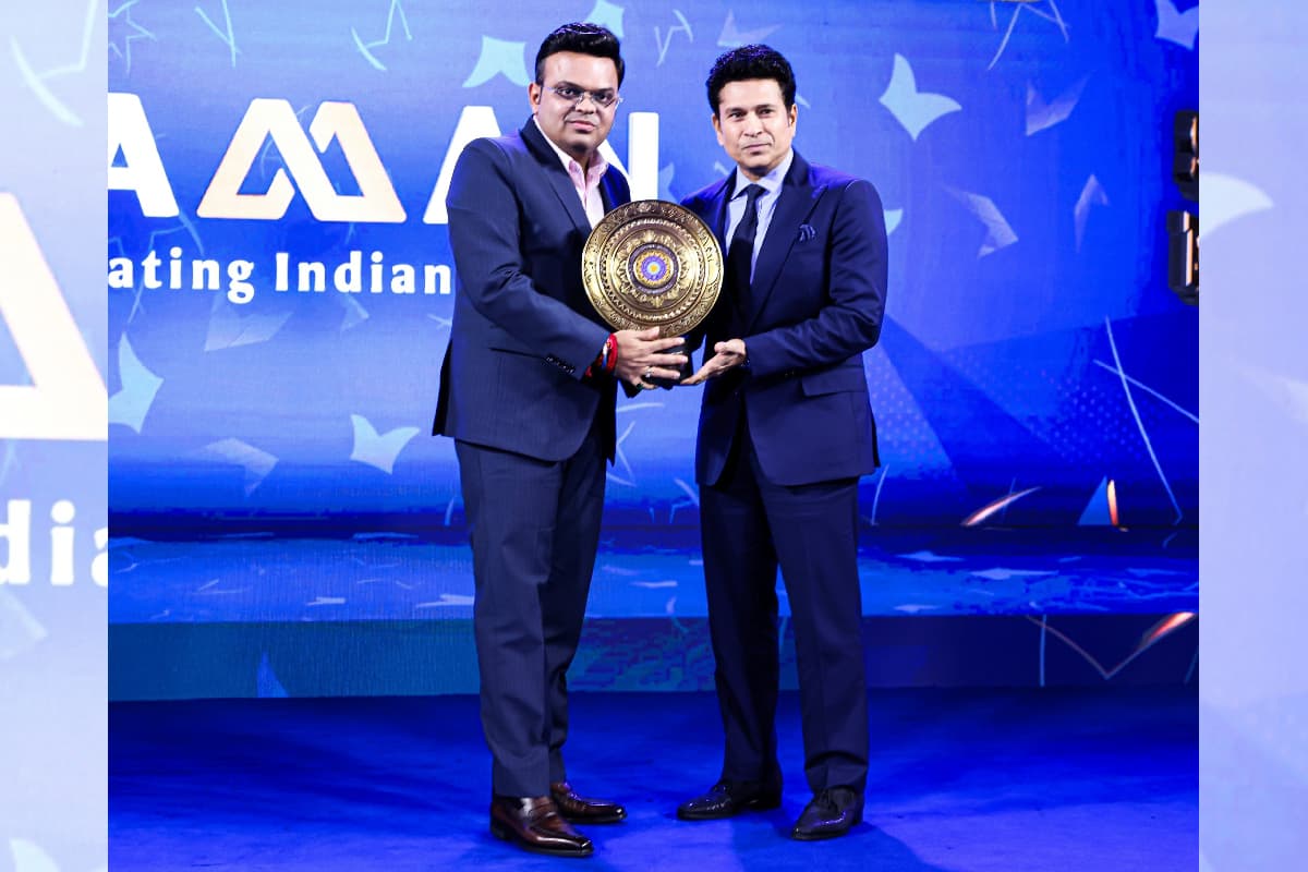 Watch Video: BCCI ने सचिन तेंदुलकर को दिया लाइफटाइम अचीवमेंट अवॉर्ड, गदगद हुए मास्टर ब्लास्टर