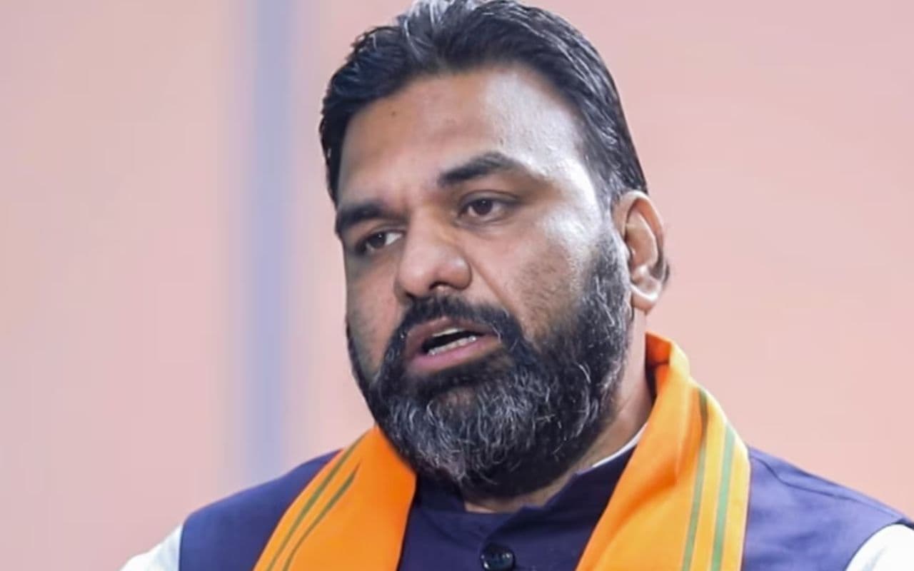 Bihar: 'गांधी परिवार चाहता है कोई और पीएम या वित्त मंत्री ने बने', बिहार डिप्टी सीएम ने कांग्रेस पर बोला करारा हमला