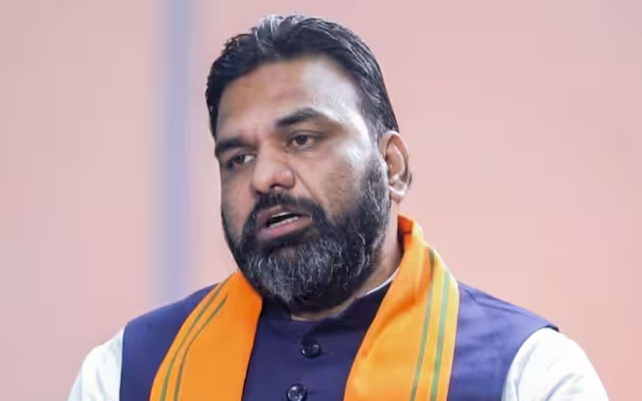 Bihar Politics: 'गांधी परिवार ने देश और लालू परिवार ने बिहार को लूटा', सम्राट चौधरी ने विपक्षी नेताओं पर बोला हमला