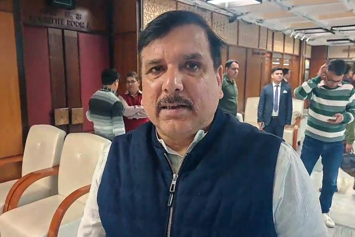 Delhi Election 2025: 'बीजेपी ने AAP विधायकों को दिया 15 करोड़ का ऑफर', संजय सिंह ने लगाया ऑपरेशन लोटस का आरोप