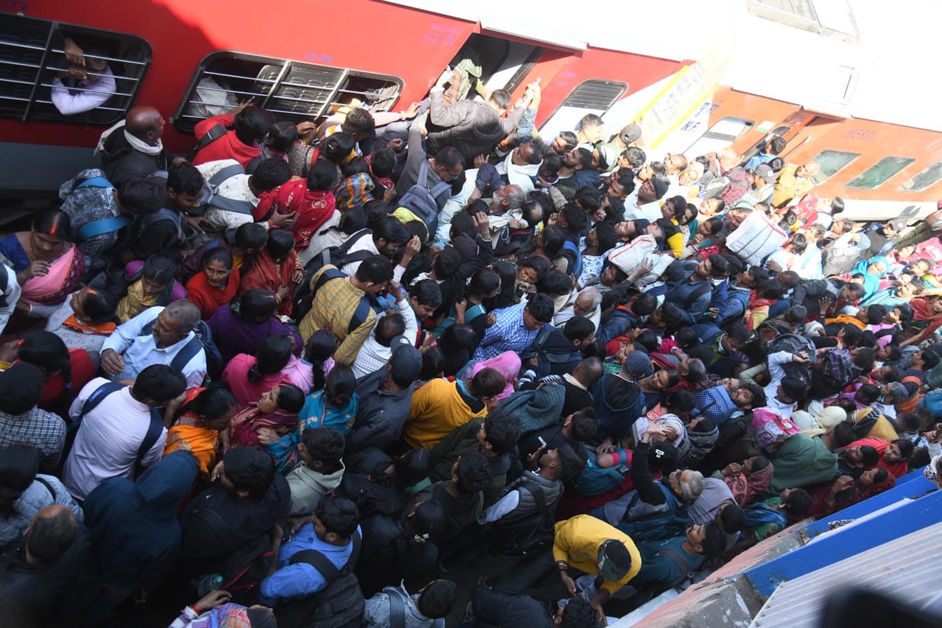 महाकुंभ स्नान के बीच बिहार से चलनेवालीं 70 ट्रेनें रद्द, रेलवे ने कई ट्रेनों के रूट बदले