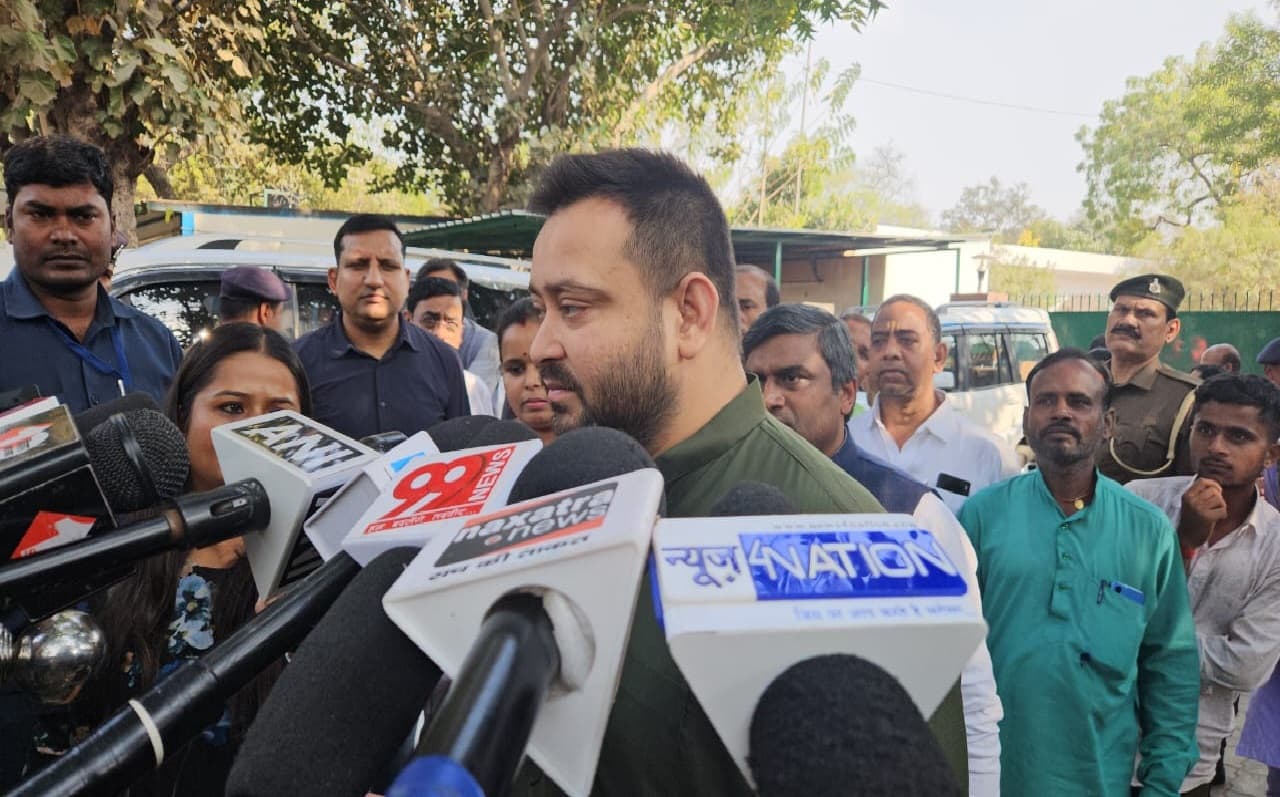 Bihar Politics: तेजस्वी यादव ने पाकिस्तान को बताया ‘आतंकिस्तान’, सीजफायर होते ही संसद बुलाने की रखी मांग