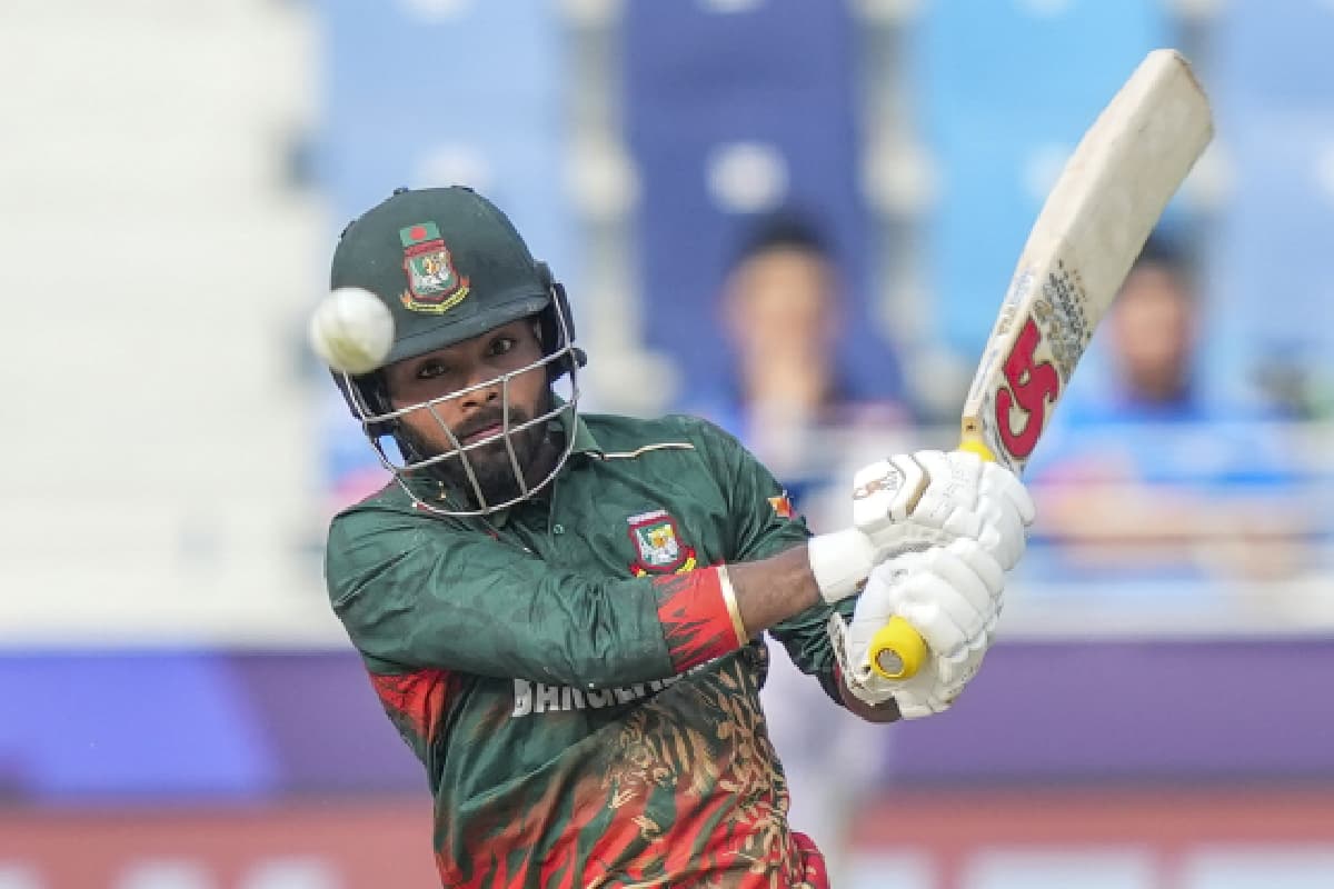 दर्द से कराहता रहा बांग्लादेशी बल्लेबाज, लेकिन भारत की फौलादी गेंदबाजी के आगे नहीं झुका, जड़ा शतक
