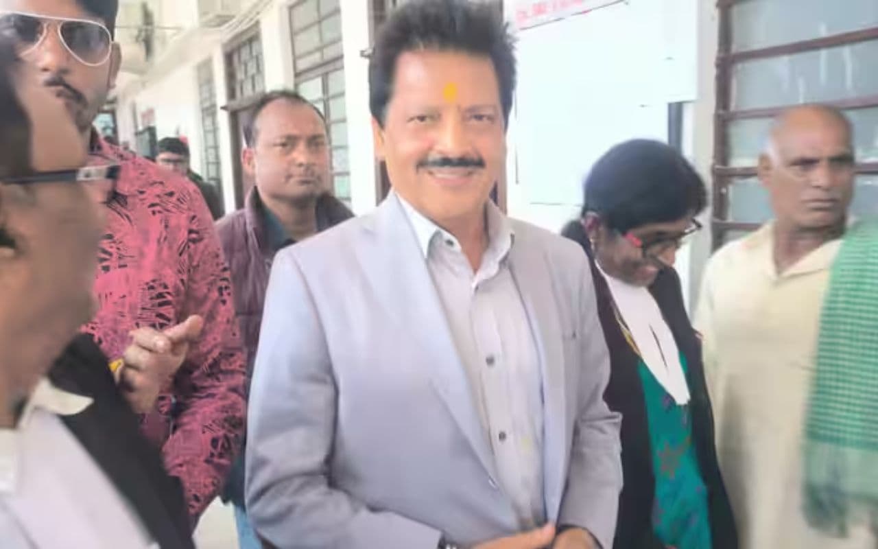 Udit Narayan सुपौल कोर्ट में हुए पेश, पहली पत्नी रंजना झा ने लगाए कई गंभीर आरोप
