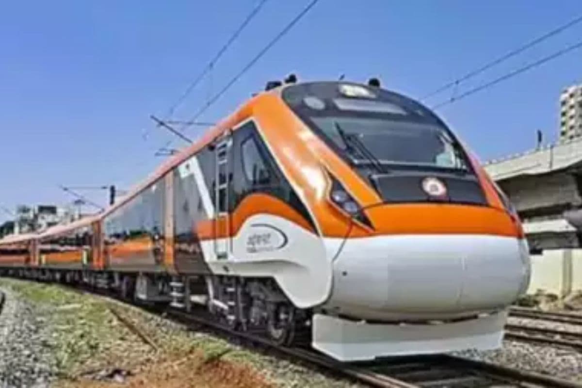 अब वंदे भारत ट्रेन में नहीं मिलेगा नॉन-वेज खाना, जानिए रेलवे ने क्यों लिया ये फैसला 