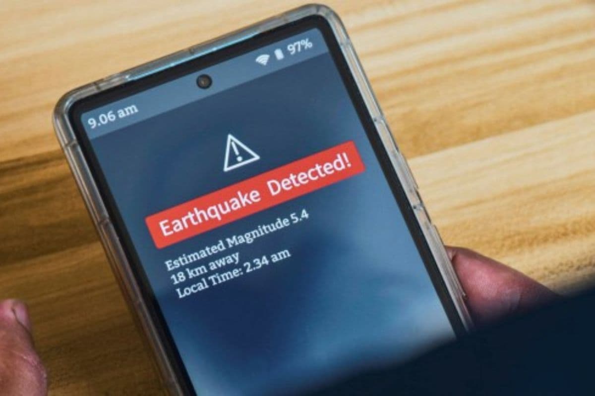 Earthquake Alert: भूकंप आने से पहले फोन पर मिल जाएगा अलर्ट, तुरंत ऑन कर लें यह फीचर