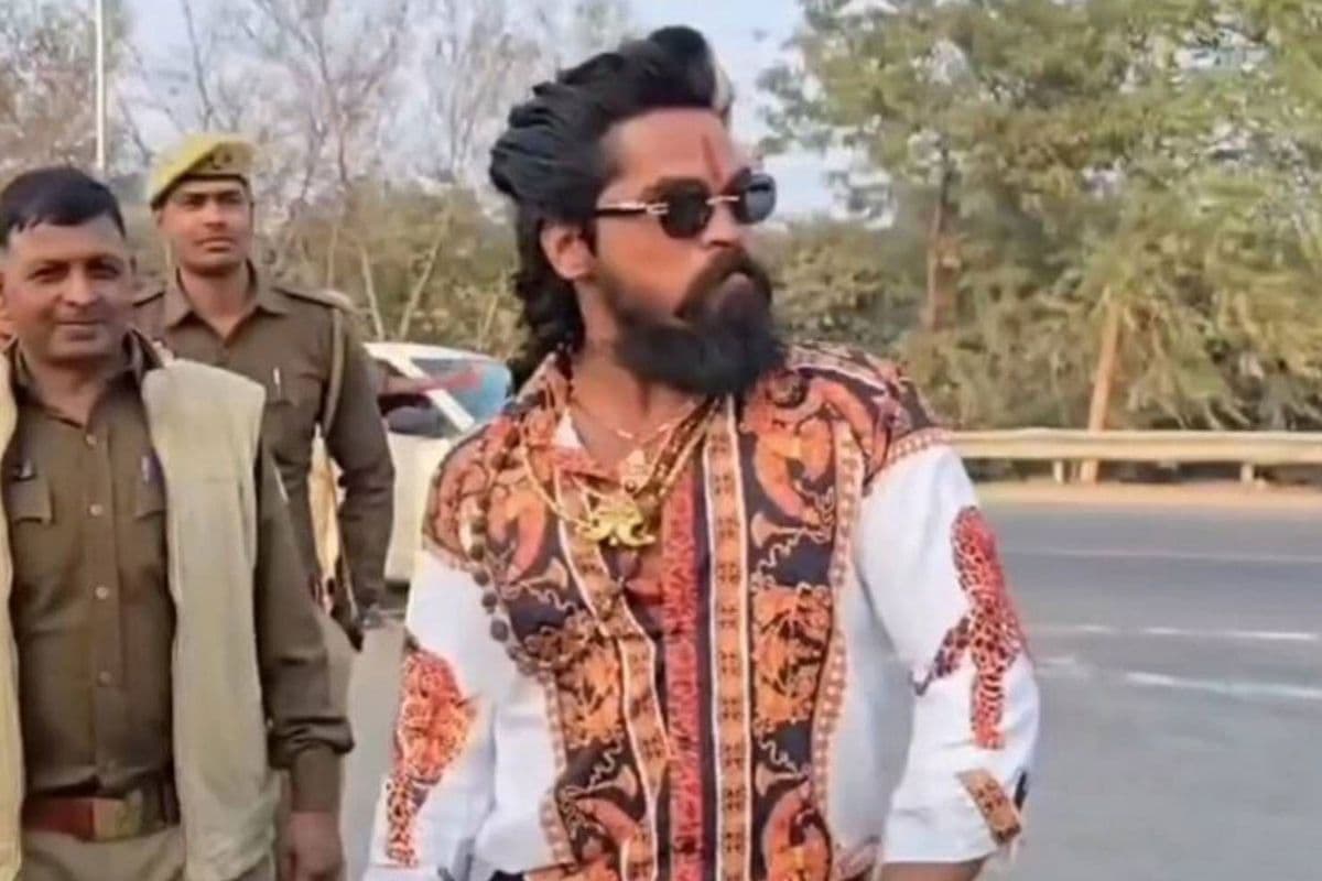 Viral Video: महाकुंभ में यूपी पुलिस के सामने ही अल्लू अर्जुन बोलने लगे- झुकेगा नहीं पुष्पा, वायरल वीडियो ने उड़ाए सबके होश