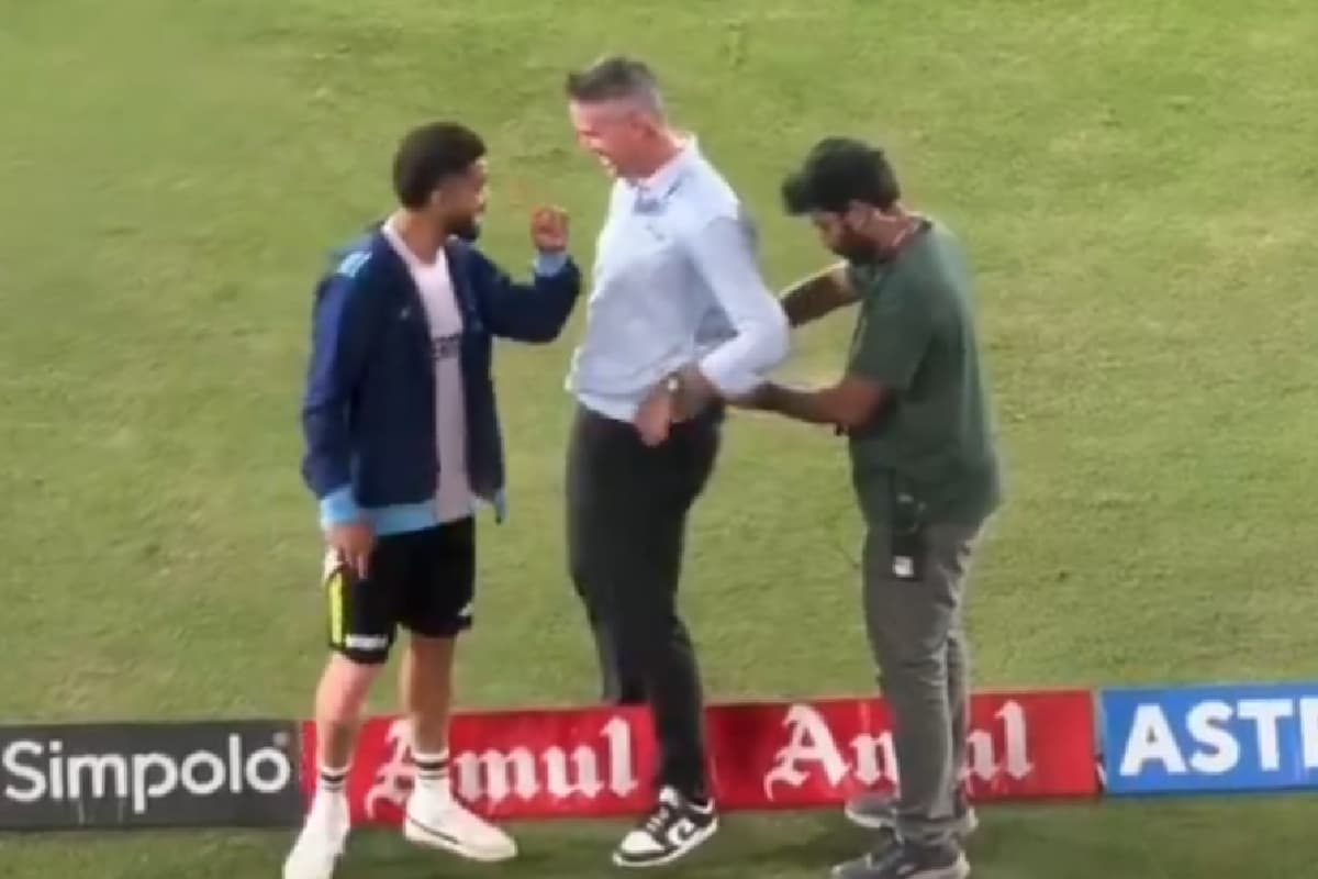 Watch Video: केविन पीटरसन के साथ मैदान पर मस्ती करते दिखे कोहली, इस बात पर लगे ठहाके