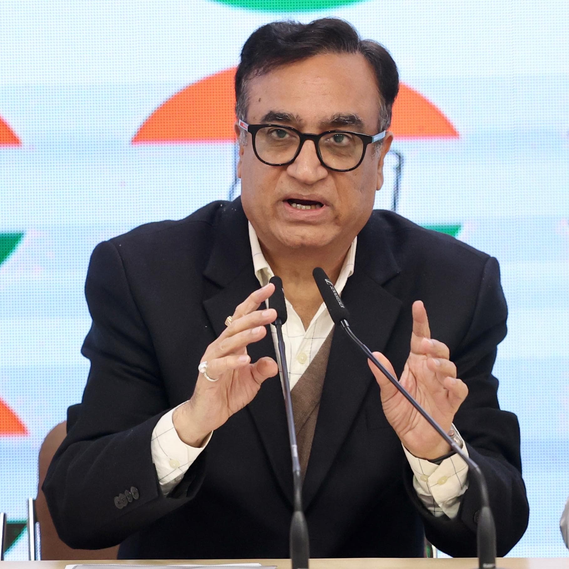 Congress: मुख्य चुनाव आयुक्त की नियुक्ति में जल्दबाजी पर कांग्रेस ने उठाया सवाल