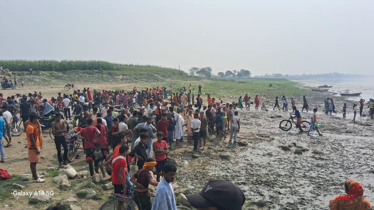 बिहार के खगड़िया में महाशिवरात्रि के दिन हादसा, दोस्तों के साथ गंगा नहाने गया किशोर डूबकर हुआ लापता