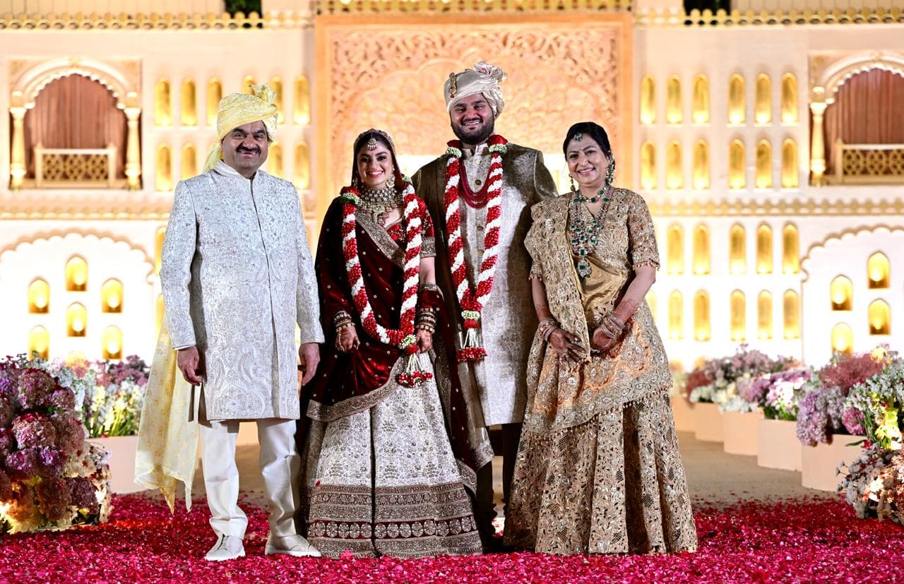 Jeet Adani Wedding: गौतम अदाणी ने बेटे की शादी में खोल दिया खजाना, 10 हजार करोड़ रुपये कर दिए दान