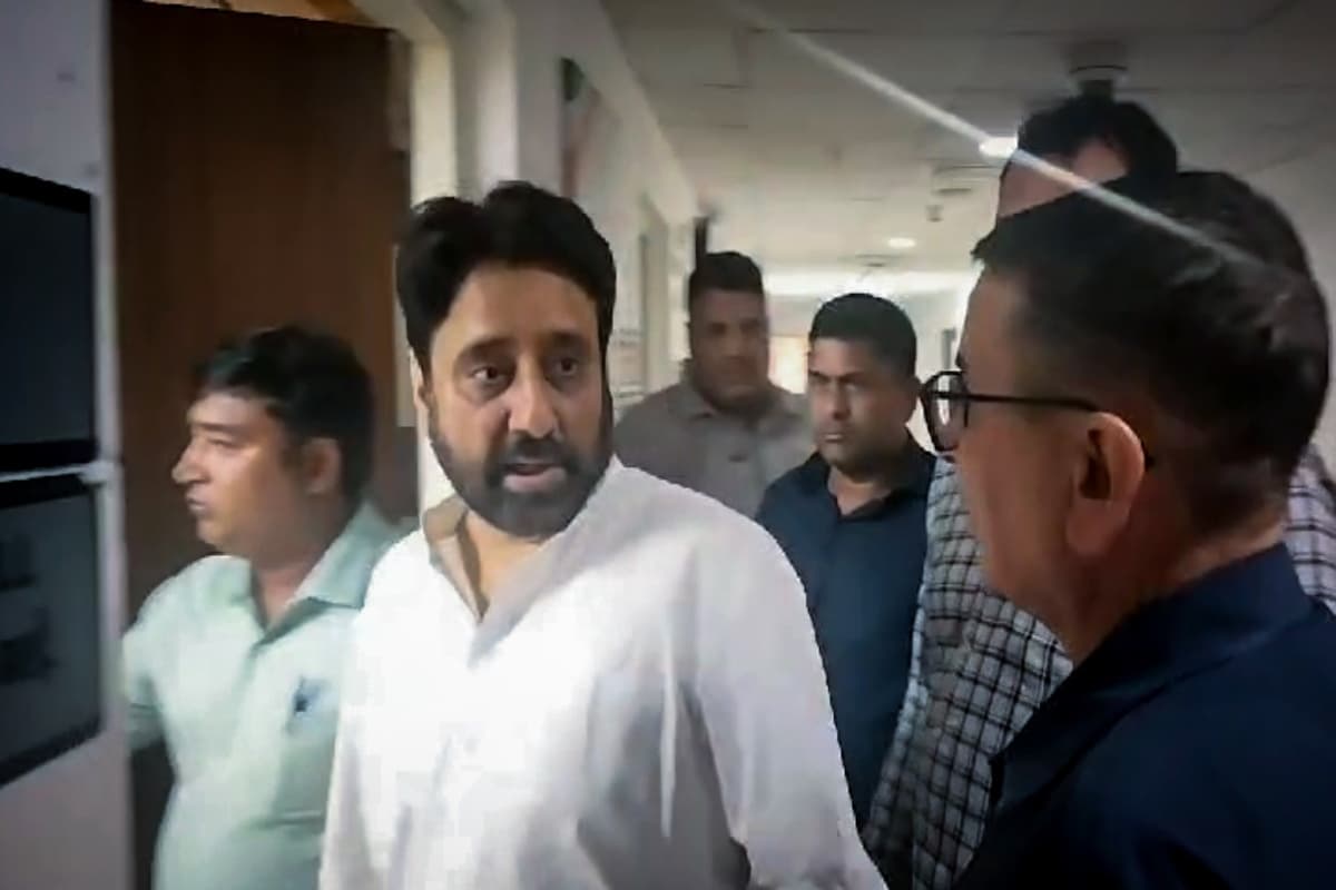 Amanatullah Khan: 'आप' विधायक अमानतुल्लाह खान को बड़ी राहत, कोर्ट ने गिरफ्तारी पर लगाई रोक