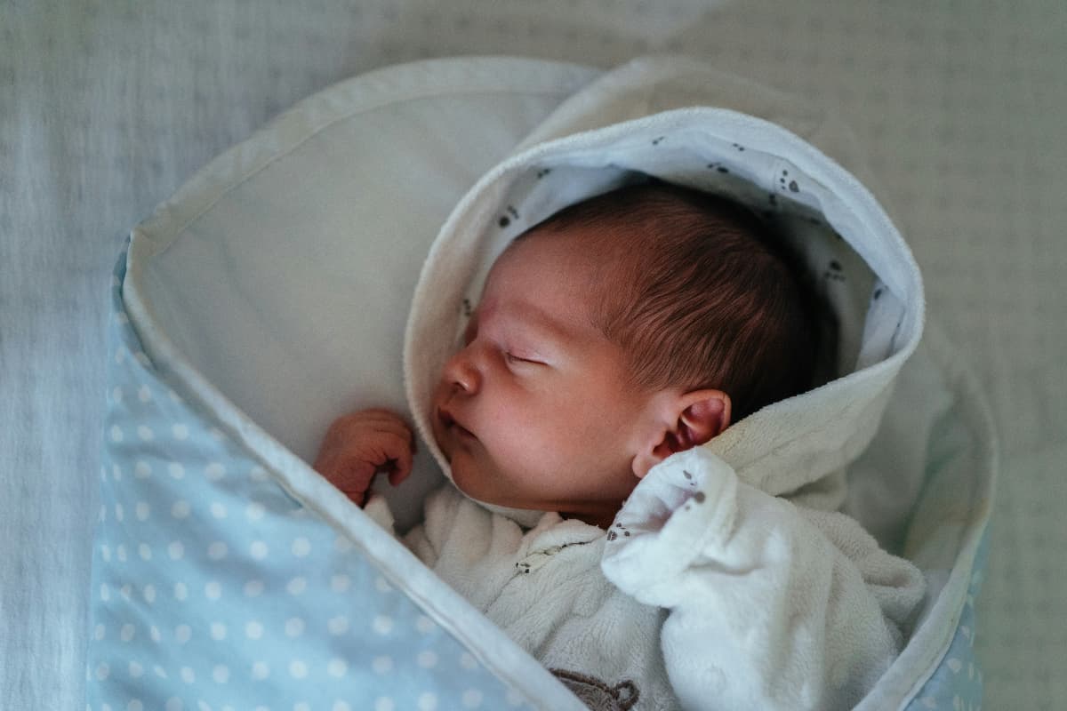 Baby Names: विभिन्न देवताओं और वेद पुराणों पर रखें अपने घर के चिराग का नाम, यहां जानें अर्थ