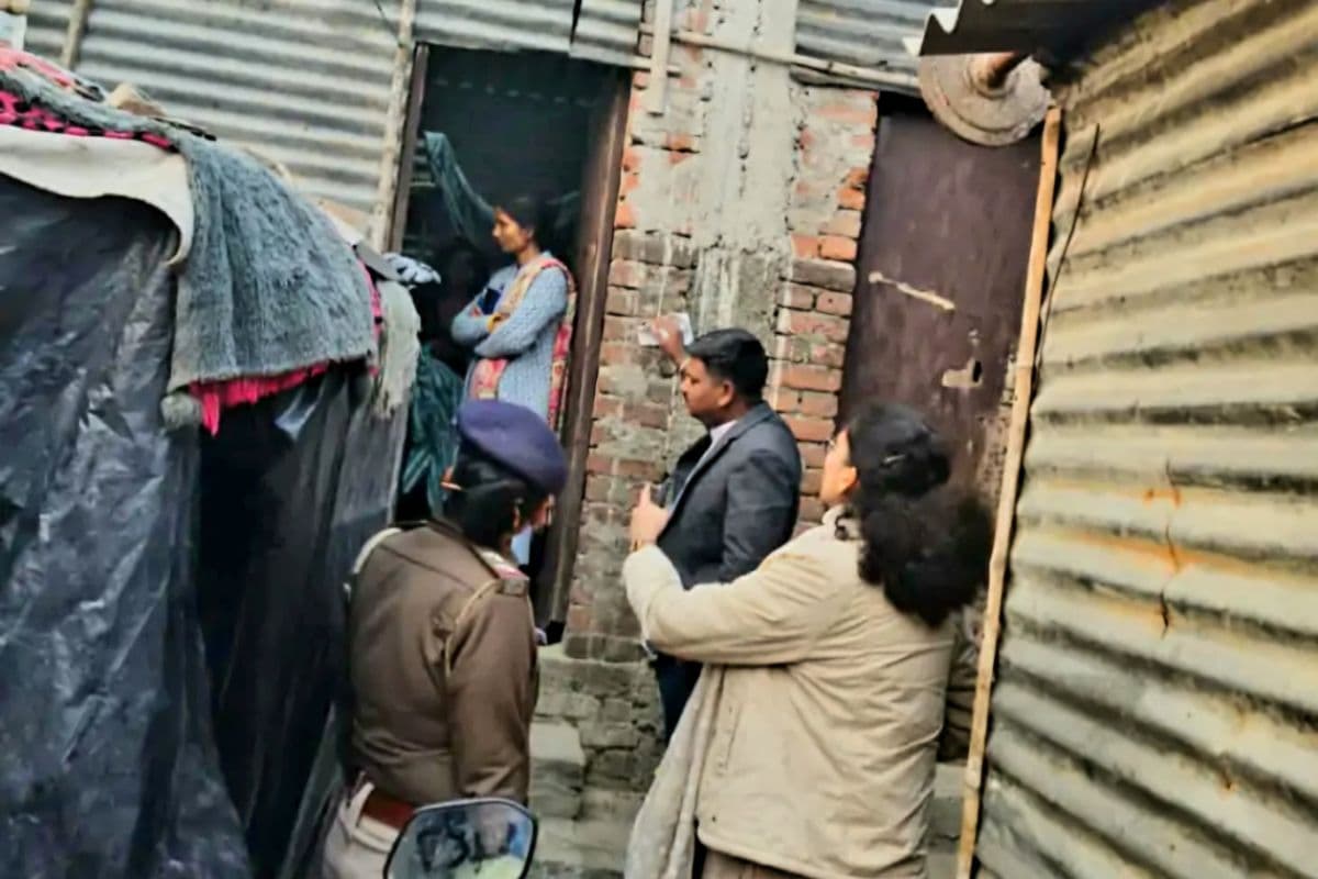 बिहार में आर्केस्ट्रा की आड़ में चल रहा था देह व्यापार का धंधा, पुलिस ने 16 नाबालिग लड़कियों का किया रेस्क्यू