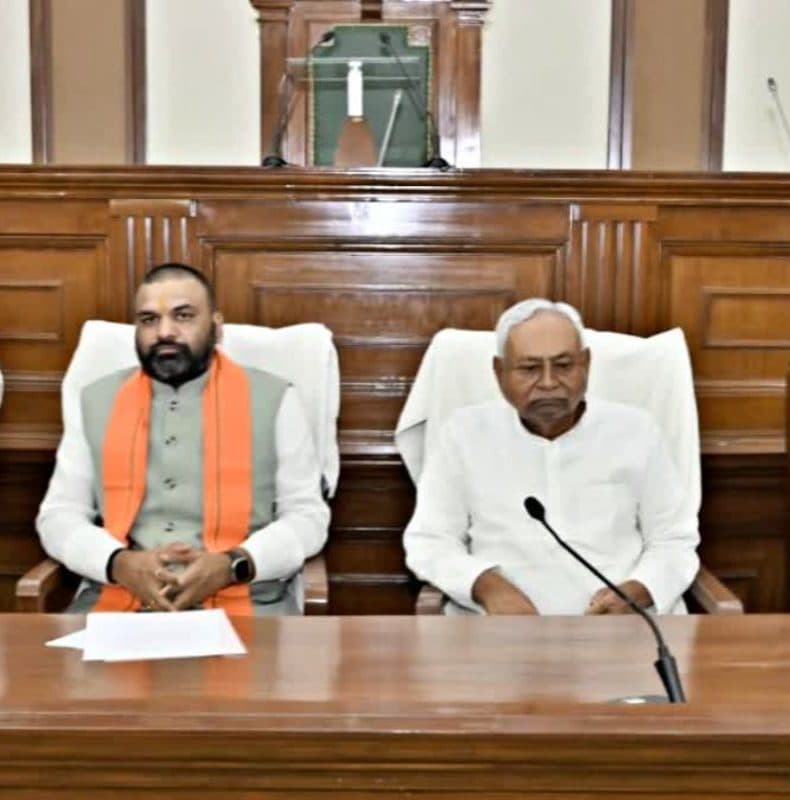 Bihar Cabinet: नीतीश कैबिनेट की बैठक में 136 एजेंडों पर मुहर, 20000 करोड़ की प्रगति यात्रा योजनाओं को मंजूरी