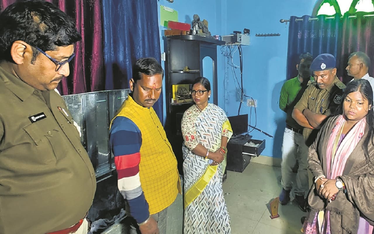 बिहार के पूर्णिया में पूर्व विधायक बीमा भारती के घर में भीषण चोरी, CCTV का डीवीआर भी साथ ले गए चोर