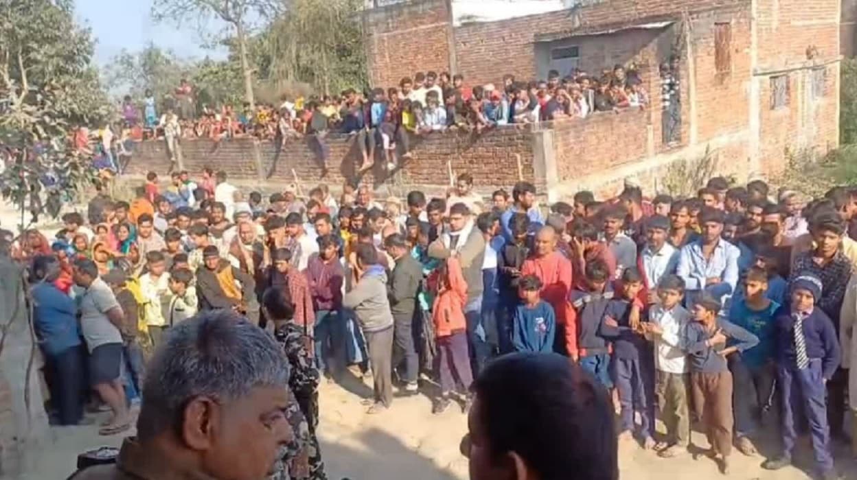 बिहार में सनकी बाप ने बेटे की उतार दी गर्दन, दरवाजे पर बैठकर करता रहा पुलिस का इंतजार