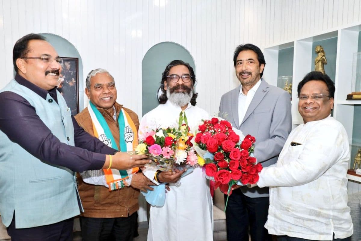 Jharkhand Politics: सीएम हेमंत सोरेन से मिले कांग्रेस नेता, जातीय जनगणना पर जोर, आज दिल्ली जाएंगे कांग्रेस के मंत्री और विधायक