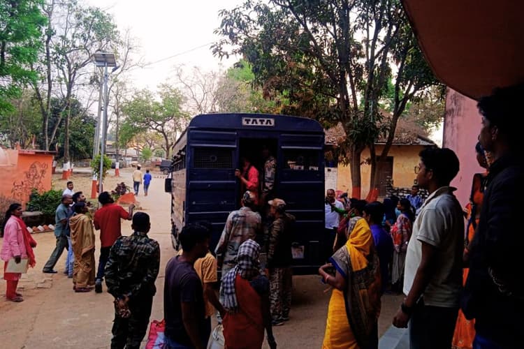 गुमला की लड़की का अपहरण कर खूंटी में किया गैंगरेप, 5 आरोपी गिरफ्तार, एक फरार