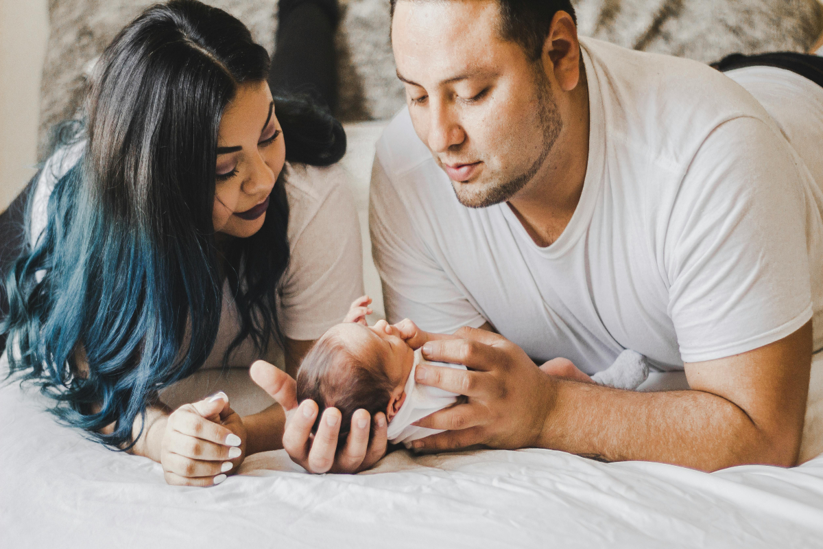 Baby Names: आपके घर के चिराग के लिए यहां मिलेंगे एक से एक खूबसूरत नाम, देखें लिस्ट और जानें अर्थ