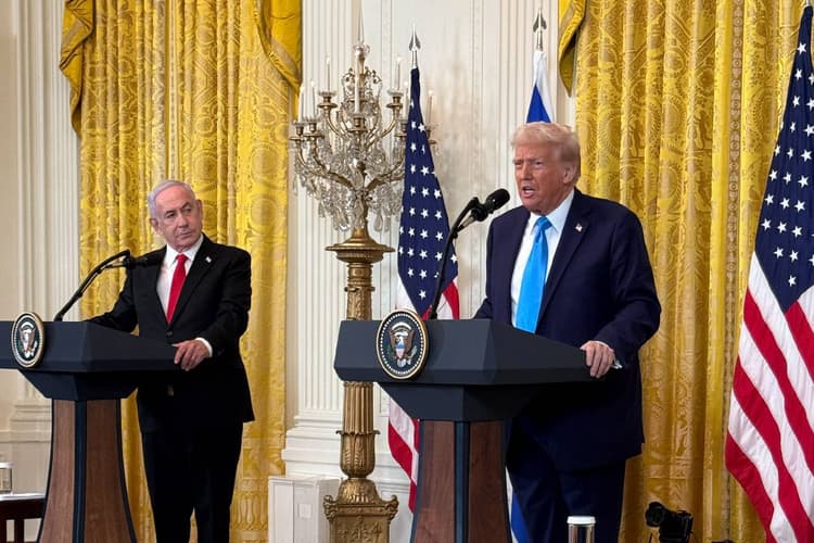 Israel : हिज्बुल्लाह के जख्म पर नमक! बेंजामिन नेतन्याहू ने डोनाल्ड ट्रंप को गिफ्ट किया गोल्डन पेजर