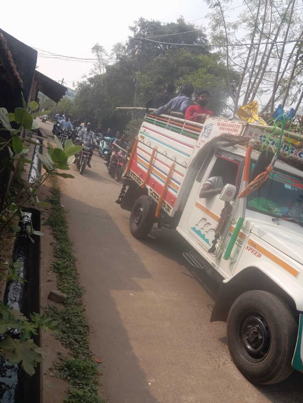 East Singhbhum News : महाकुंभ हादसा : हम गंगा में डुबकी लगाने की तैयारी में थे, भीड़ आयी और रौंदते हुए चली गयी