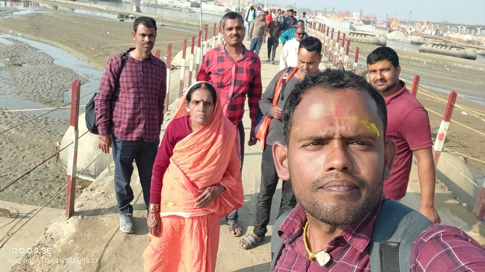 Giridih News : महाकुंभ हादसे में महिला अपने परिवार से बिछड़ी