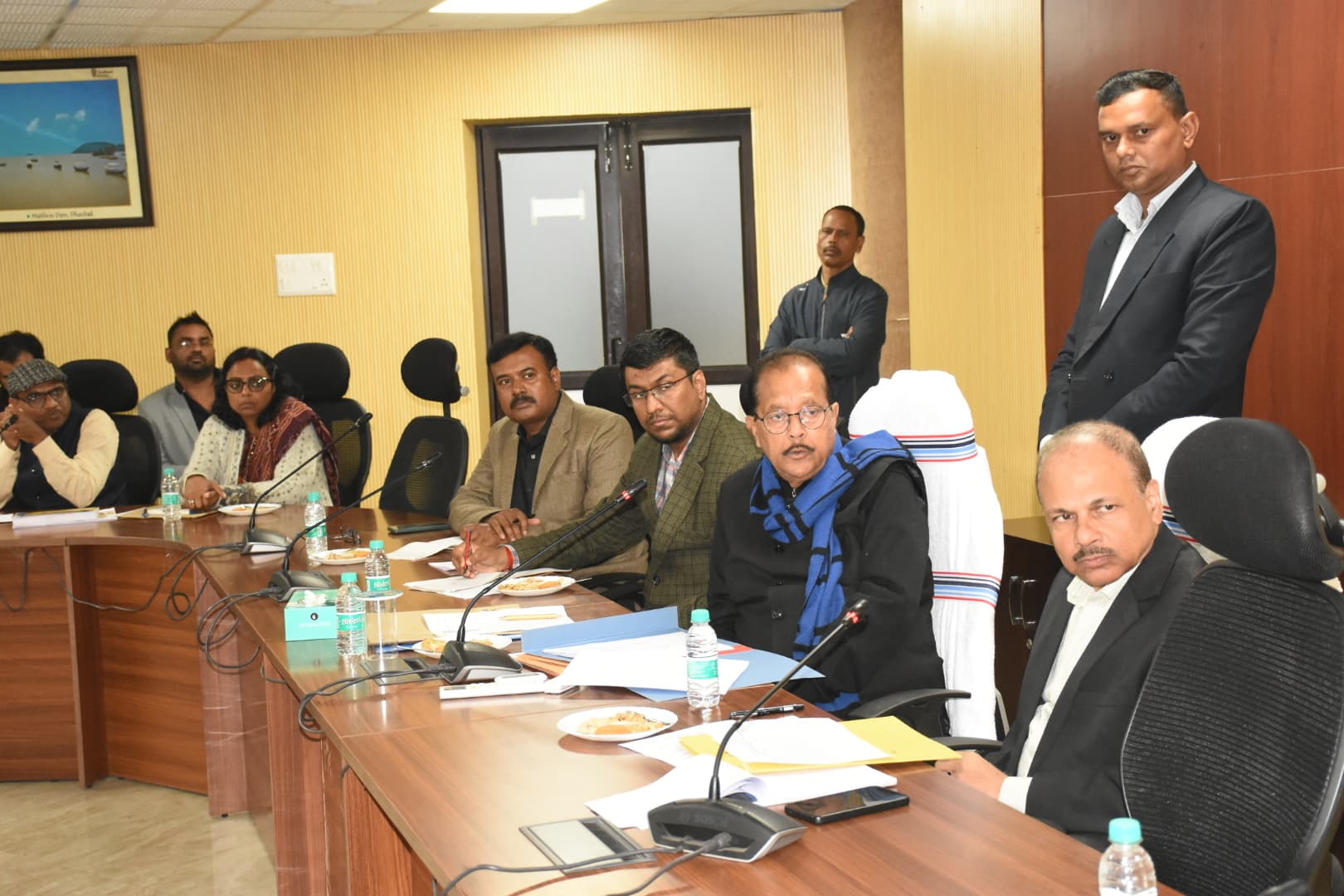 Dhanbad News : खनन क्षेत्रों में वाहनों के कागजात की होगी जांच, जीएसटी डिफाल्टरों के बैंक खाते होंगे अटैच