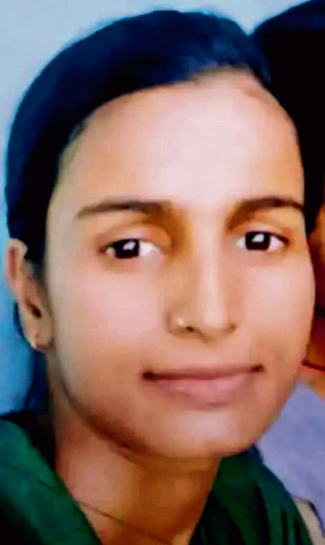 Gopalganj News  : शादी से इन्कार करने पर लड़के के दरवाजे पर पश्चिम चंपारण की मां-बेटी ने की आत्महत्या