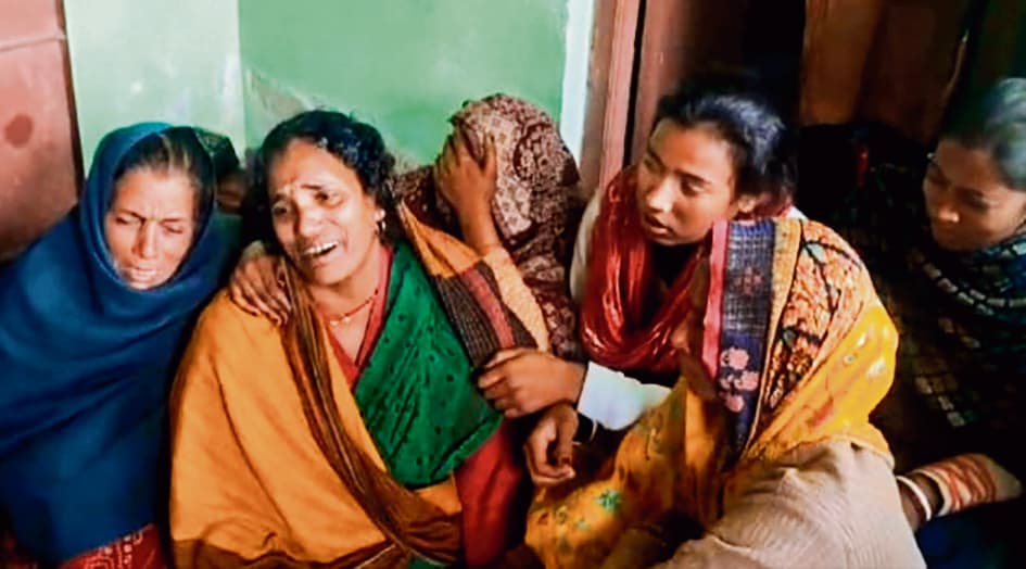 Chhapra News : घर में सो रहे युवक की तेज हथियार से गला रेत कर हत्या